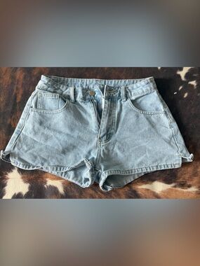 Light Wash Denim Women’s Shorts - Casual High-Rise Style